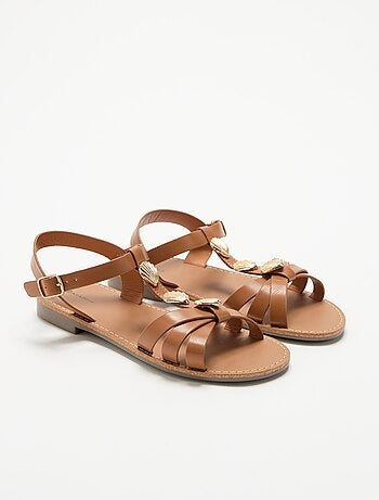 Sandalias planas con abalorios de conchas de fantasía
