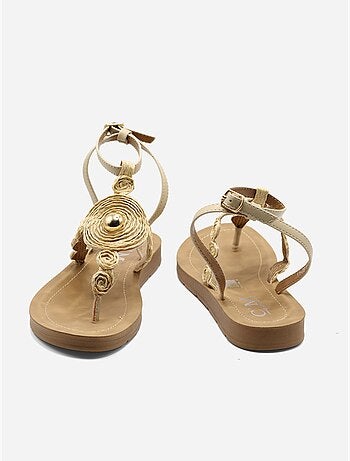 Sandalias planas con detalles de perlas