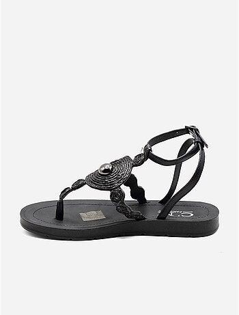Sandalias planas con detalles de perlas