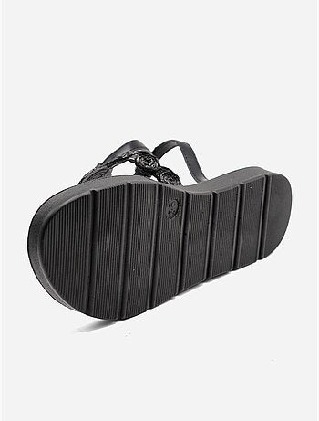 Sandalias planas con detalles de perlas