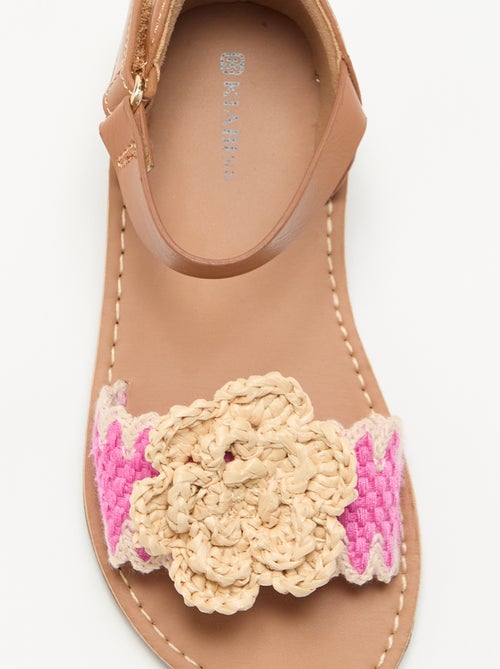 Sandalias planas con flores de fantasía - Kiabi