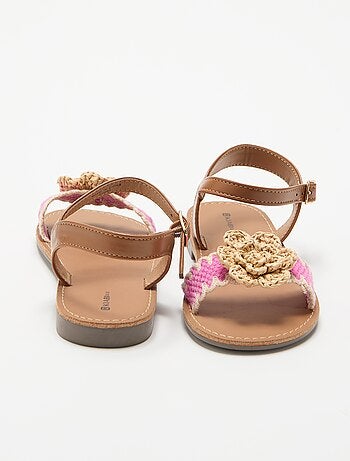 Sandalias planas con flores de fantasía
