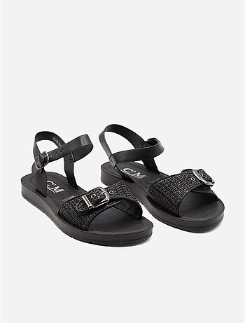 Sandalias planas con hebilla