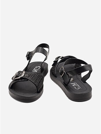 Sandalias planas con hebilla