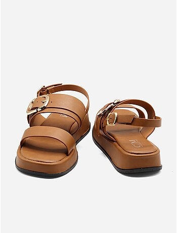 Sandalias planas con plataforma