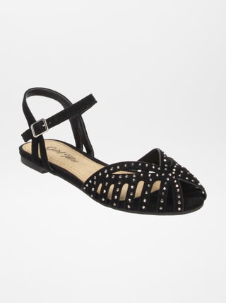 Sandalias planas con tachuelas