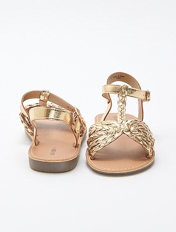 Sandalias planas con tira y bandas trenzadas