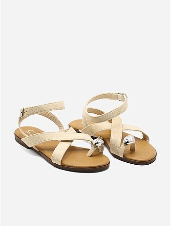Sandalias planas con tiras cruzadas