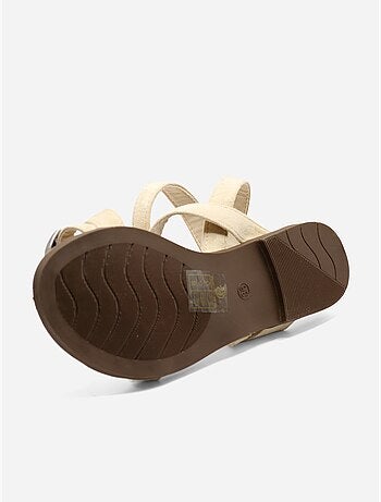 Sandalias planas con tiras cruzadas