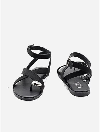 Sandalias planas con tiras cruzadas