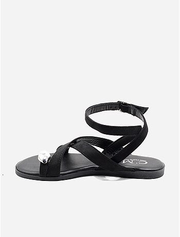 Sandalias planas con tiras cruzadas