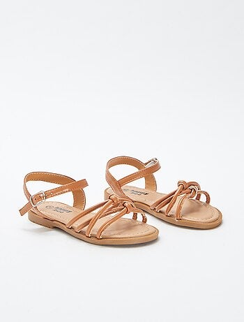 Sandalias planas con tiras trenzadas