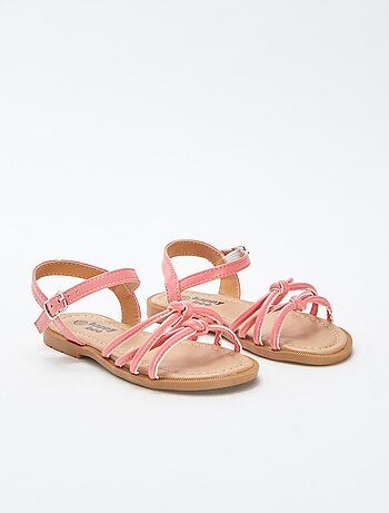 Sandalias planas con tiras trenzadas