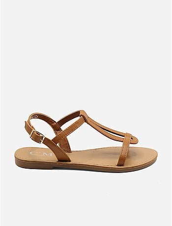 Sandalias planas con tiras y hebilla