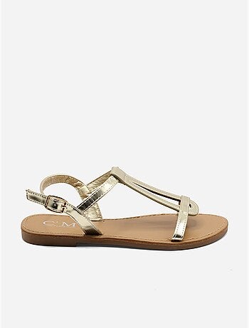 Sandalias planas con tiras y hebilla