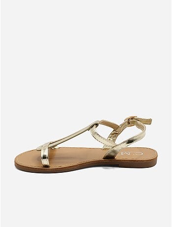 Sandalias planas con tiras y hebilla