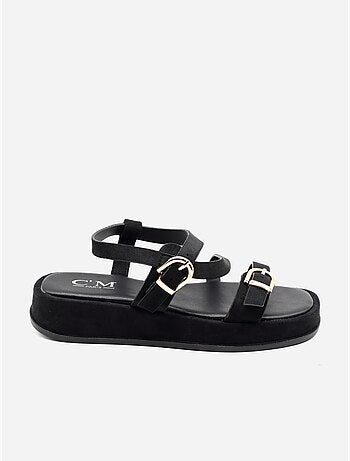 Sandalias planas con tiras y hebilla