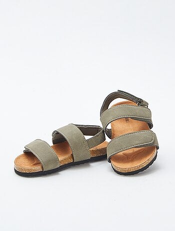 Sandalias planas con velcros