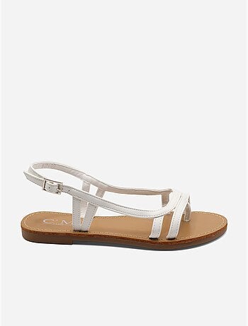 Sandalias planas de diseño delicado