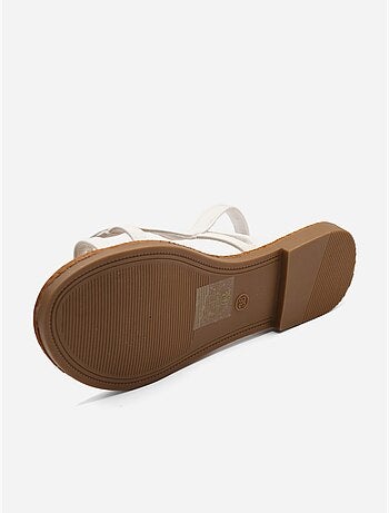 Sandalias planas de diseño delicado