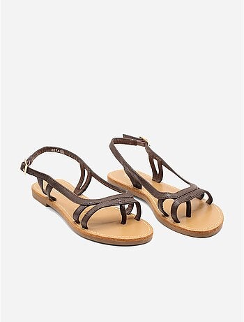 Sandalias planas de diseño delicado