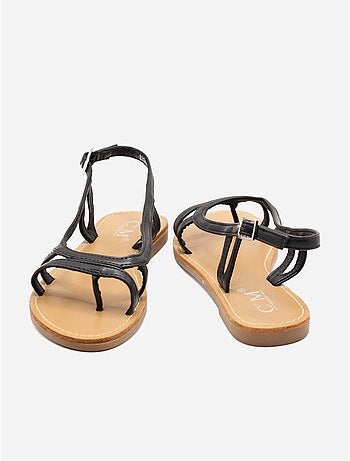 Sandalias planas de diseño delicado