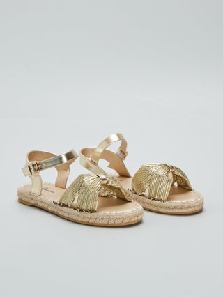 Sandalias planas doradas