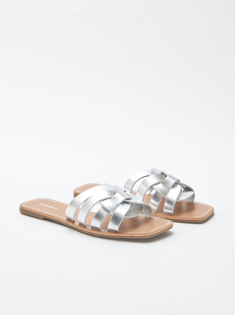 Sandalias planas multitiras GRIS - Kiabi