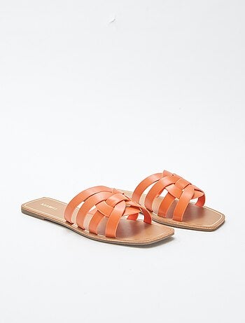 Sandalias planas multitiras