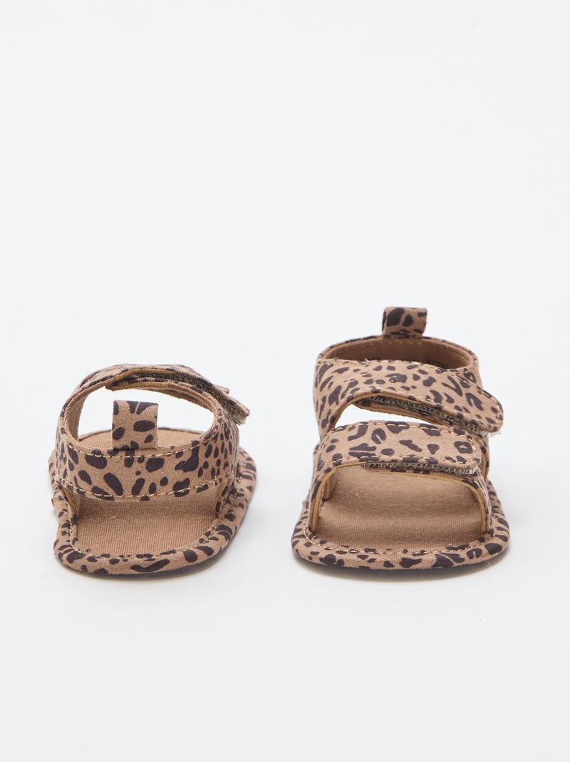 Sandalias suaves con 2 tiras Marron - Kiabi