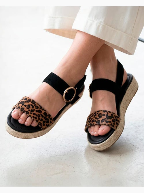 Sandalias suela con memoria de forma, tacón de 3,5 cm, diseño de cuerda y leopardo Isotoner - Kiabi Sandalias suela con memoria de forma, tacón de 3,5 cm, diseño de cuerda y leopardo Isotoner - Kiabi