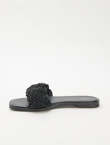 Sandalias trenzadas con perlas