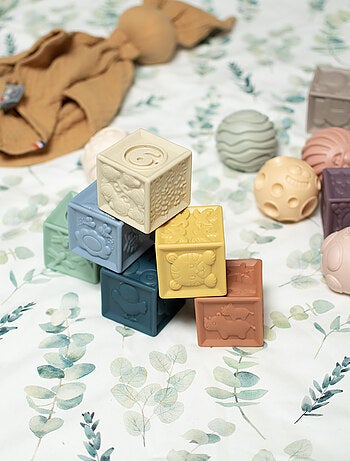 Set de 15 cubos y pelotas sensoriales de silicona | Magni