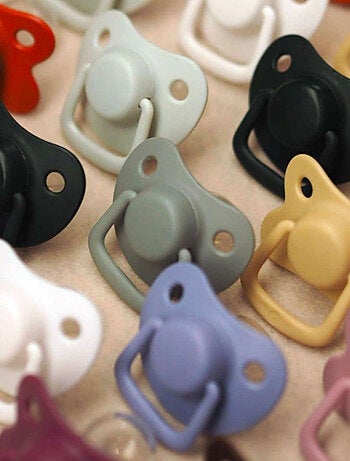 Set de 2 chupetes anatómicos de silicona 6 meses y más | Filibabba