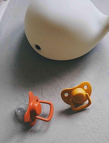Set de 2 chupetes anatómicos de silicona 6 meses y más | Filibabba