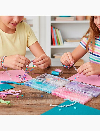 Set de joyería creativa con cuentas y accesorios de colores beauty love