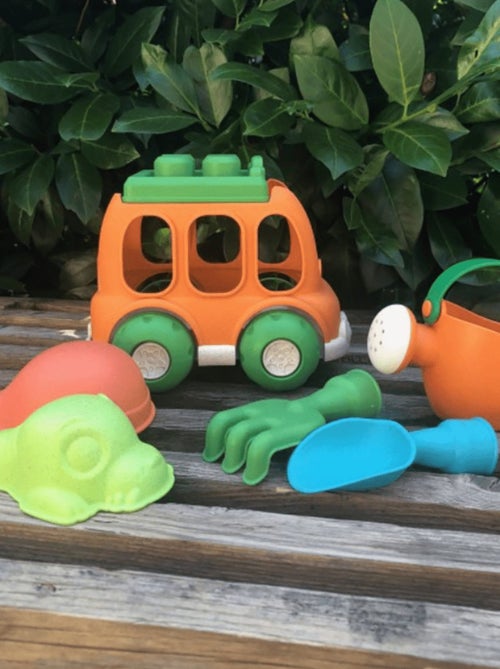 Set de playa y jardín - 6 piezas con coche en paja de trigo | Magni - Kiabi