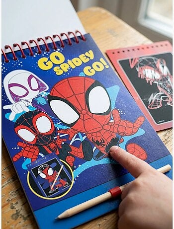 Set papelería cuaderno de rascar spidey marvel