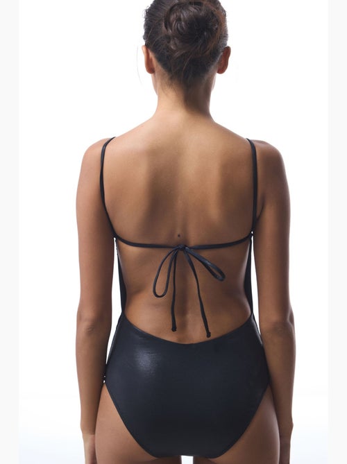 Shale bañador de corte minimal penti - Kiabi Shale bañador de corte minimal penti - Kiabi