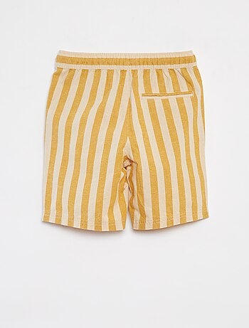 Short a rayas con bolsillos