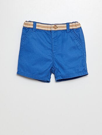 Short chino con cinturón