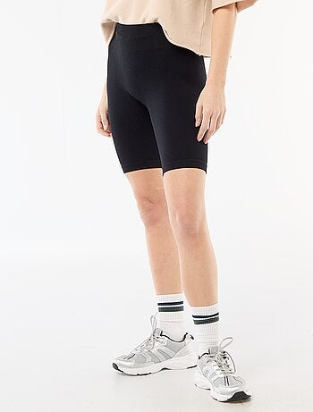 Short ciclista acanalado