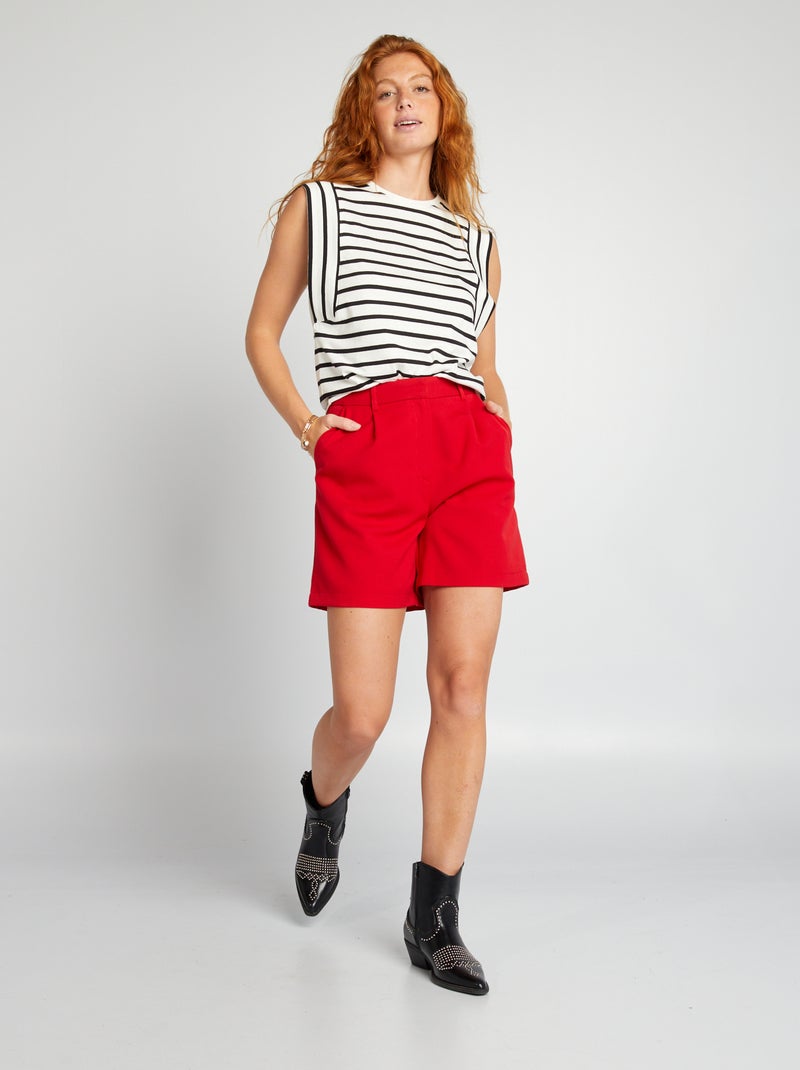 Short con pinzas de tiro alto ROJO - Kiabi