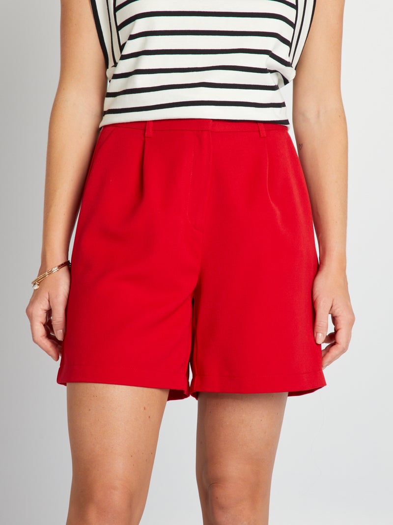 Short con pinzas de tiro alto ROJO - Kiabi