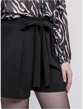 Short con plisados XIBELLE