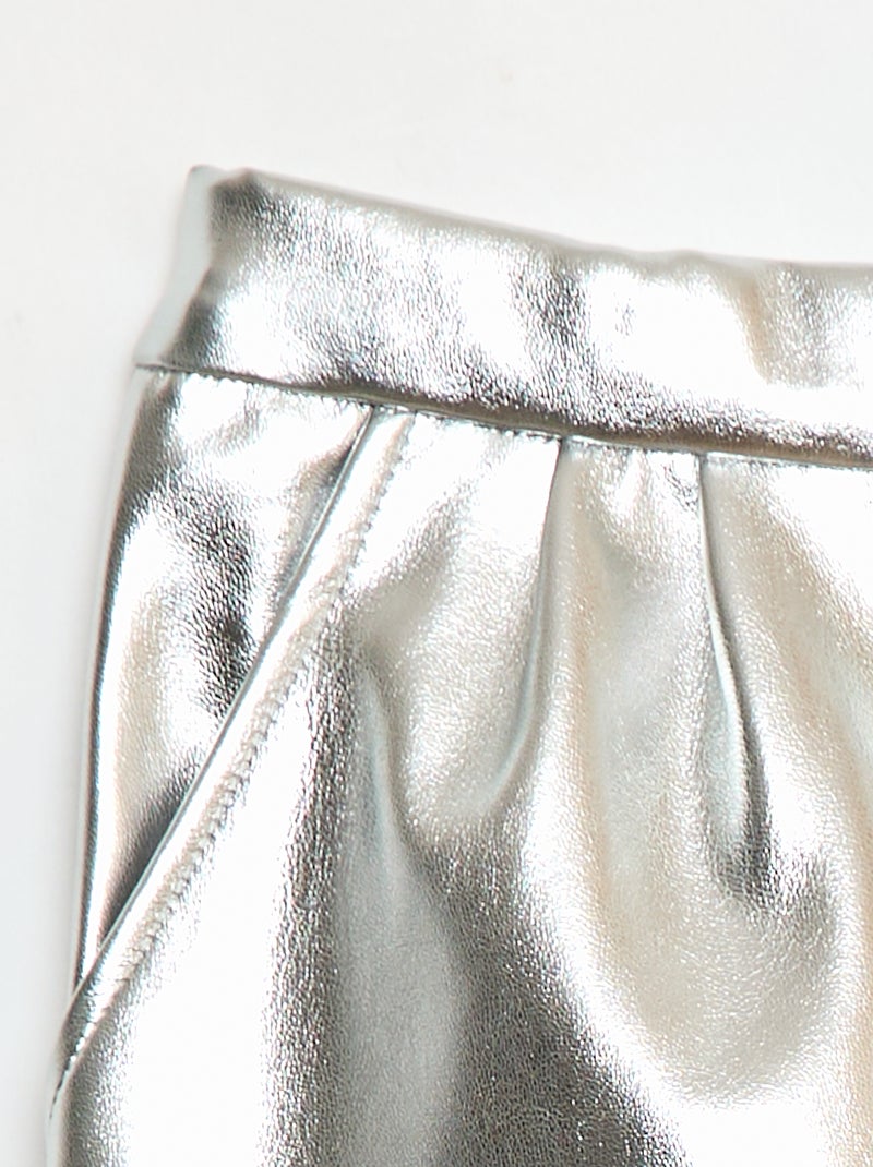 Short corto de polipiel Gris - Kiabi