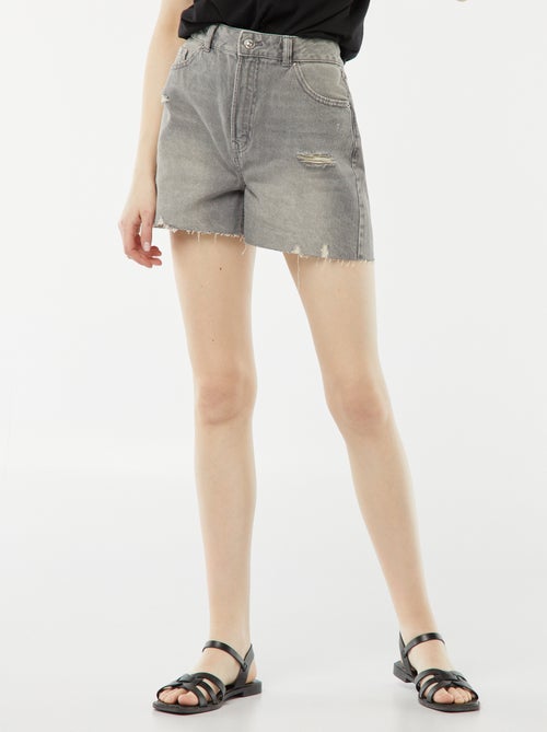 Short corto vaquero con efecto desgastado y acabados sin rematar - Kiabi