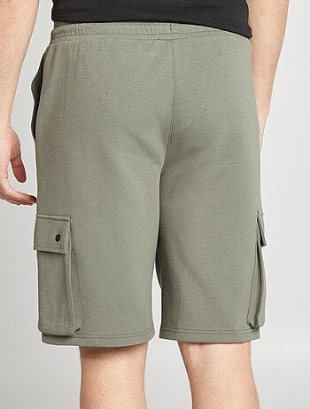 Short de chándal ligero con bolsillos con solapa