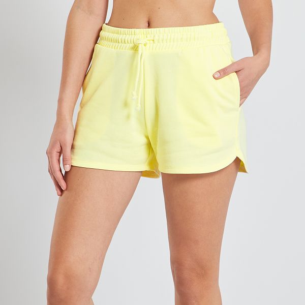 shorts amarillos mujer