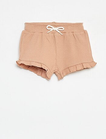 Short de punto gofrado con bordes ondulados